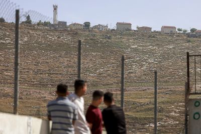 Israel approves three settlement outposts, thousands of homes in West Bank