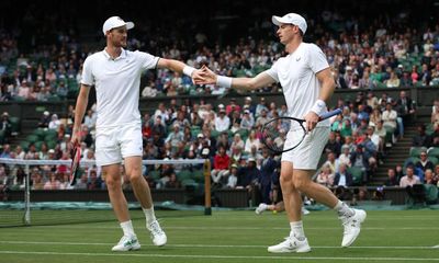 Murray brothers’ doubles loss mattered little on emotional farewell