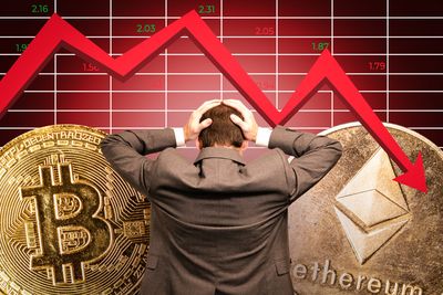 Crypto Experts React To Bitcoin Crashing Below $55K – Is It A 'Scam Dip'?