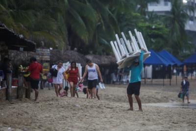 Hurricane Beryl Hits Mexico's Yucatán Peninsula As Category 2