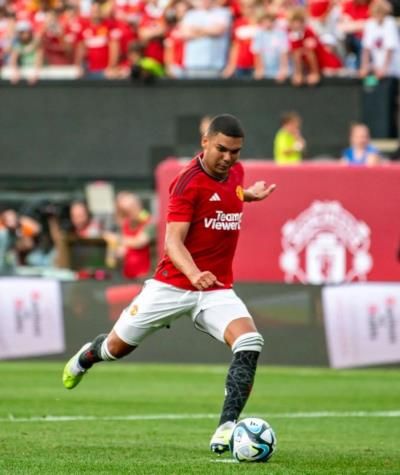 Casemiro's Dominant Performance And Team Celebration In Football Match