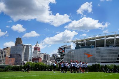 Bengals player comments on F-minus food situation around team