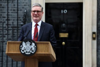 Starmer Begins UK 'Rebuild' After Landslide Election Win