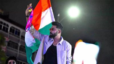 T20 World Cup: Mohammed Siraj back home to rapturous welcome