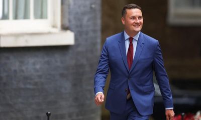 Wes Streeting says NHS is broken as he announces pay talks with junior doctors