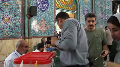 Masoud Pezeshkian: Reformist wins Iran's presidential election