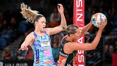 Mavs stay in hunt for finals with tense win over Giants