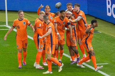 Netherlands fight back with two quick goals to set up England semi-final