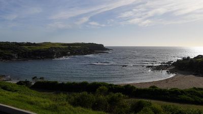 Two bodies found near rocks at NSW beach