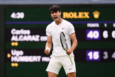 Carlos Alcaraz reaches Wimbledon quarter-final despite issues with serve