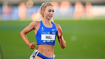 Jess Hull stars on world record-breaking night in Paris