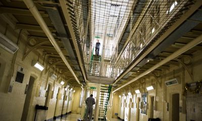 Labour consider plan to release prisoners after 40% of sentence served