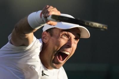 Alcaraz And Sinner Advance To Wimbledon Quarterfinals
