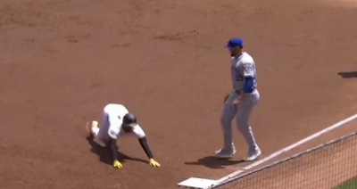 Ke’Bryan Hayes masterfully tricked Sean Manaea in order to dive back to first base without getting tagged