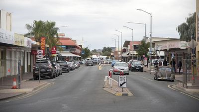 Keep politics out of Alice Springs, minister warns