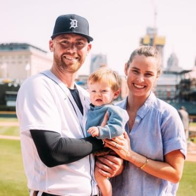 Carson Kelly With Family: A Heartwarming Moment…