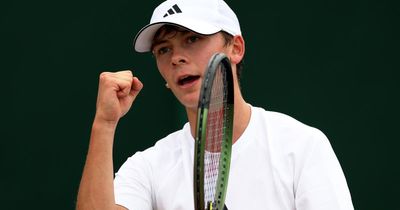 Scottish teen Charlie Robertson battles through as Jamie Murray advances at Wimbledon