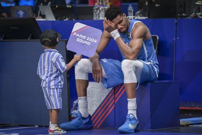 Giannis Antetokounmpo emotionally celebrated with his kids after first Olympic berth