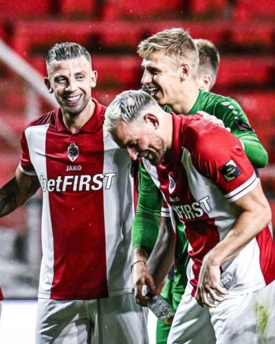 Toby Alderweireld Demonstrates Camaraderie And Leadership On The Field