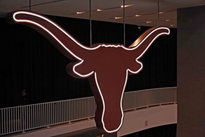 Texas lands commitment from 5-star women’s hoops recruit Aaliyah Crump