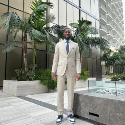 Dexter Fowler Showcases Timeless Style In Classic Suit Ensemble