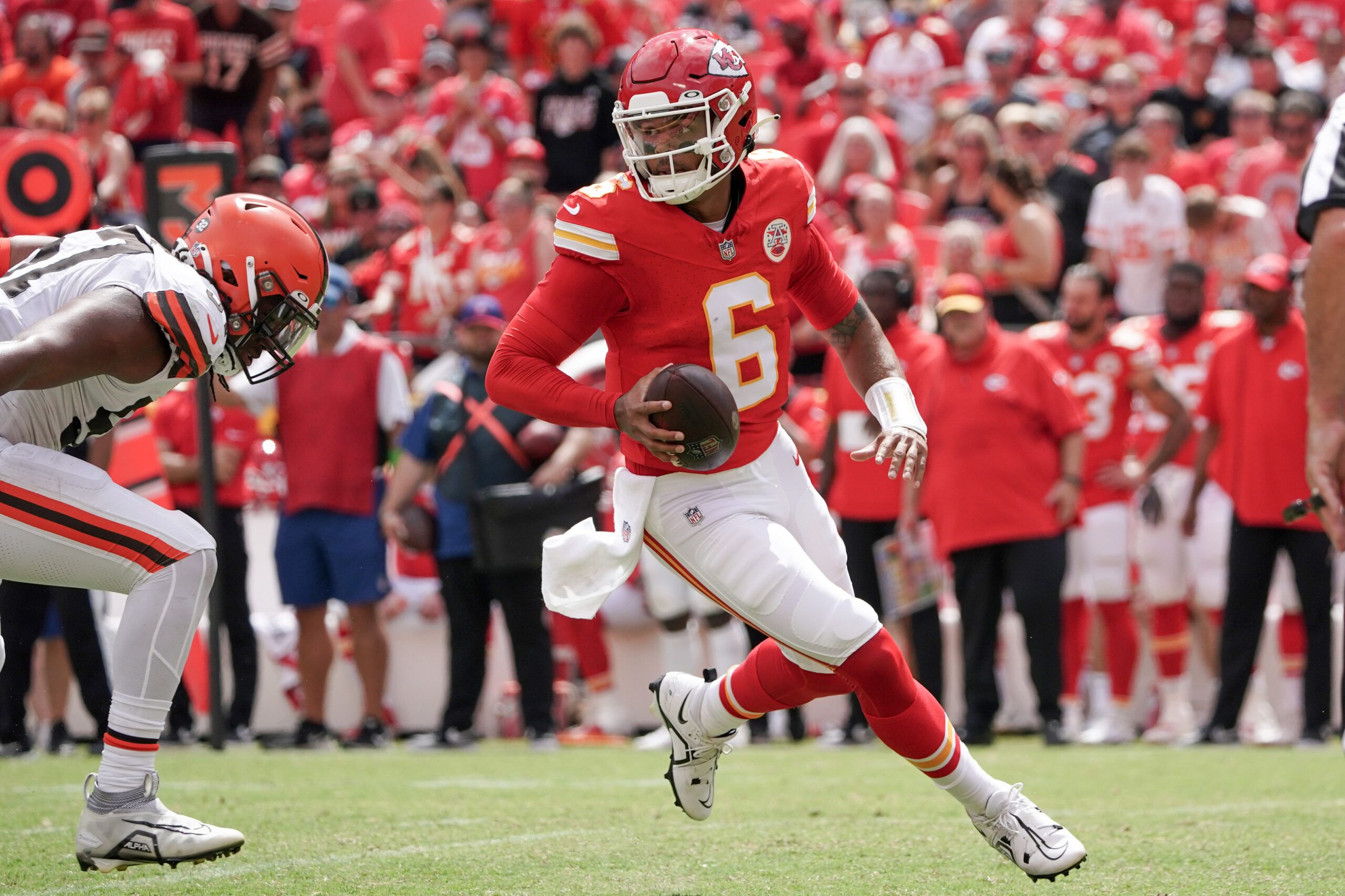 Chiefs QB Chris Oladokun reflects on being honored for…