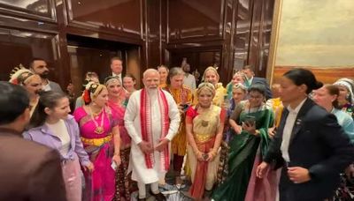 PM Modi interacts with artists of Russian Cultural Troupe