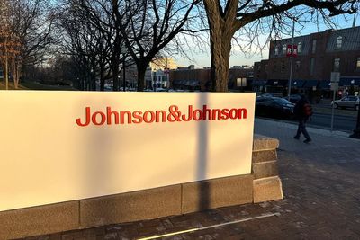 South Africa drops probe of J&J after it agrees to lower price of TB drug and withdraws patent