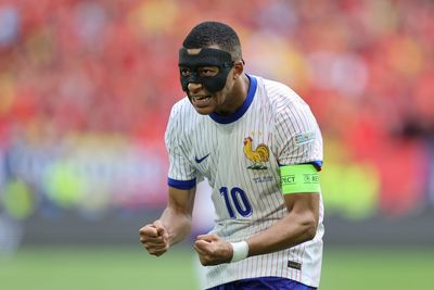 Why is Kylian Mbappe not wearing his mask for France versus Spain at Euro 2024?
