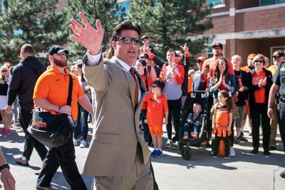 Oklahoma State coach Mike Gundy with questionable defense of RB Ollie Gordon II DUI