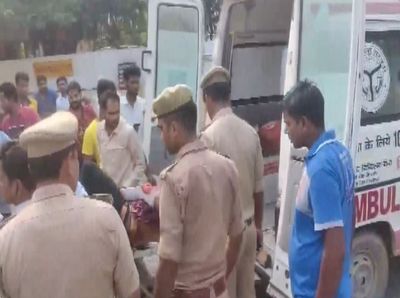 18 dead as bus clashes into tanker on Agra-Lucknow Expressway