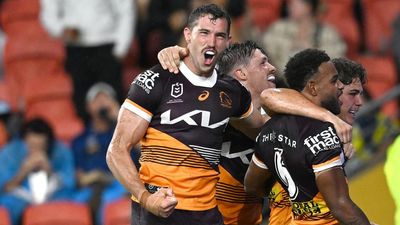 Off-contract Oates faces uncertain future at Broncos