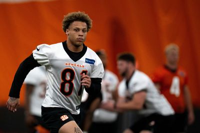 Jermaine Burton working slot drills with T.J. Houshmandzadeh