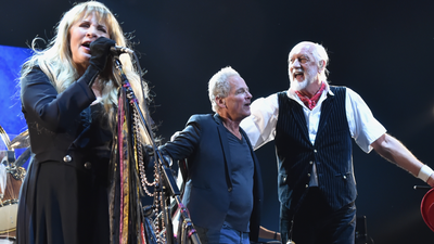Mick Fleetwood "would love to see a healing" between Stevie Nicks and Lindsey Buckingham, says their renewed friendship doesn't need to result in a Fleetwood Mac tour