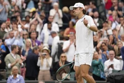 Novak Djokovic Advances To Wimbledon Semifinals Due To Withdrawal