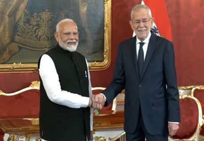 Vienna: PM Modi calls on Austria President Alexander Van der Bellen