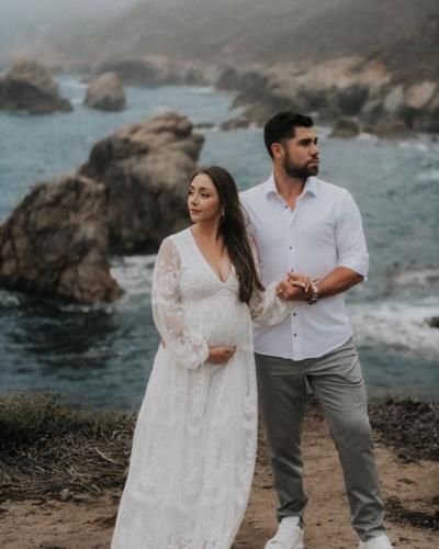 Austin Wynns And Wife Radiate Joy In Stylish Maternity Shoot