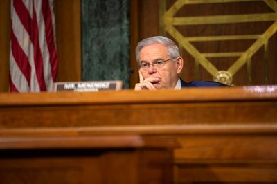Bob Menendez's defense says prosecution failed to prove a single charge as bribery trial nears end