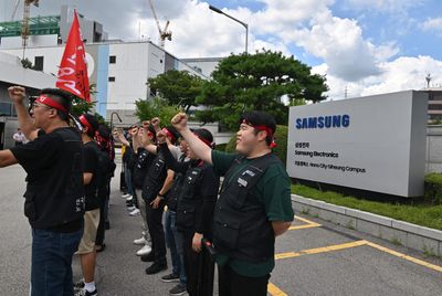 Thousands of Samsung workers are striking indefinitely: Profits have increased 15-fold but union members say paychecks haven’t budged