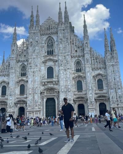 Robel García Stuns In Black Outfit At Duomo Di Milano