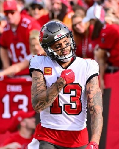 Mike Evans Demonstrates Athleticism And Dedication Through Field Photos
