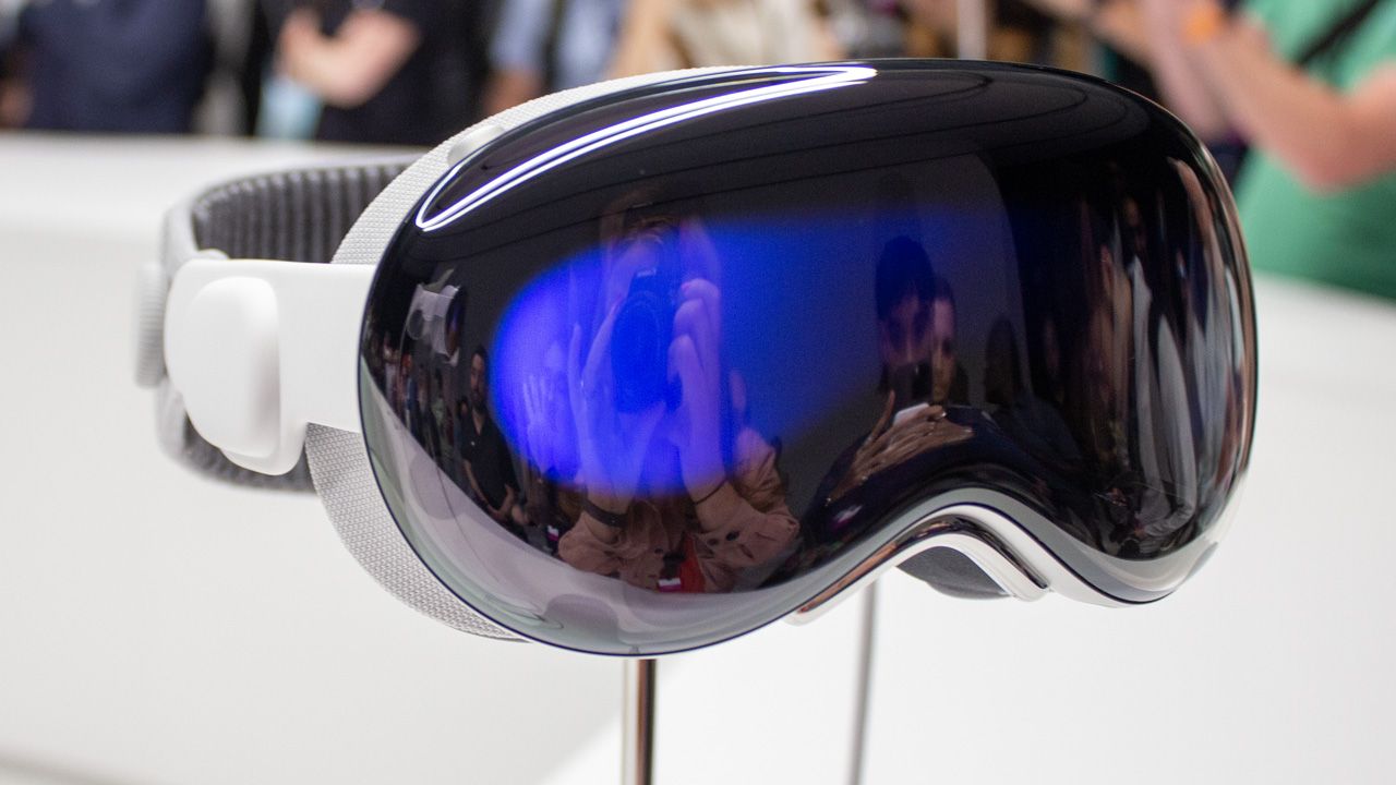 How one dev built and launched an Apple Vision Pro…