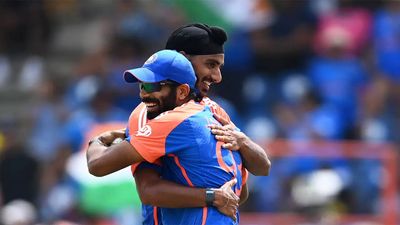 Arshdeep Bumrah se dab nahi rahe hain, seekh rahe hain: Ramiz Raja