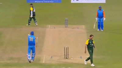 Watch: A heated moment between Yusuf Pathan and Irfan Pathan at WCL