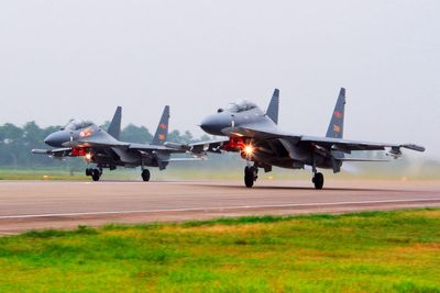 Record number of Chinese military planes breach Taiwan airspace