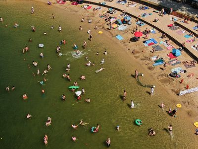 Alerts issued across Europe as heatwave leaves many in lockdown