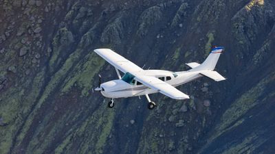 "It was coming straight at us" – hikers capture video of plane nearly crashing into Continental Divide