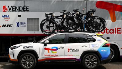 Tour de France team has 11 bikes stolen overnight from hotel