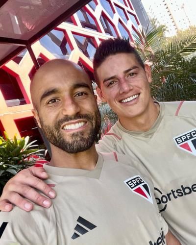 Lucas Moura And James Rodríguez Pose For Selfie Together