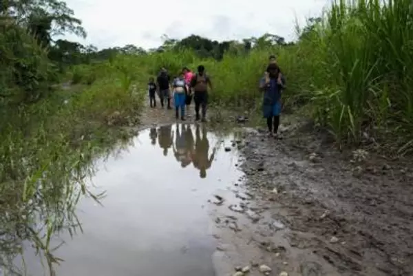 Panama Installs Barbed Wire To Block Migrants In Darién Gap